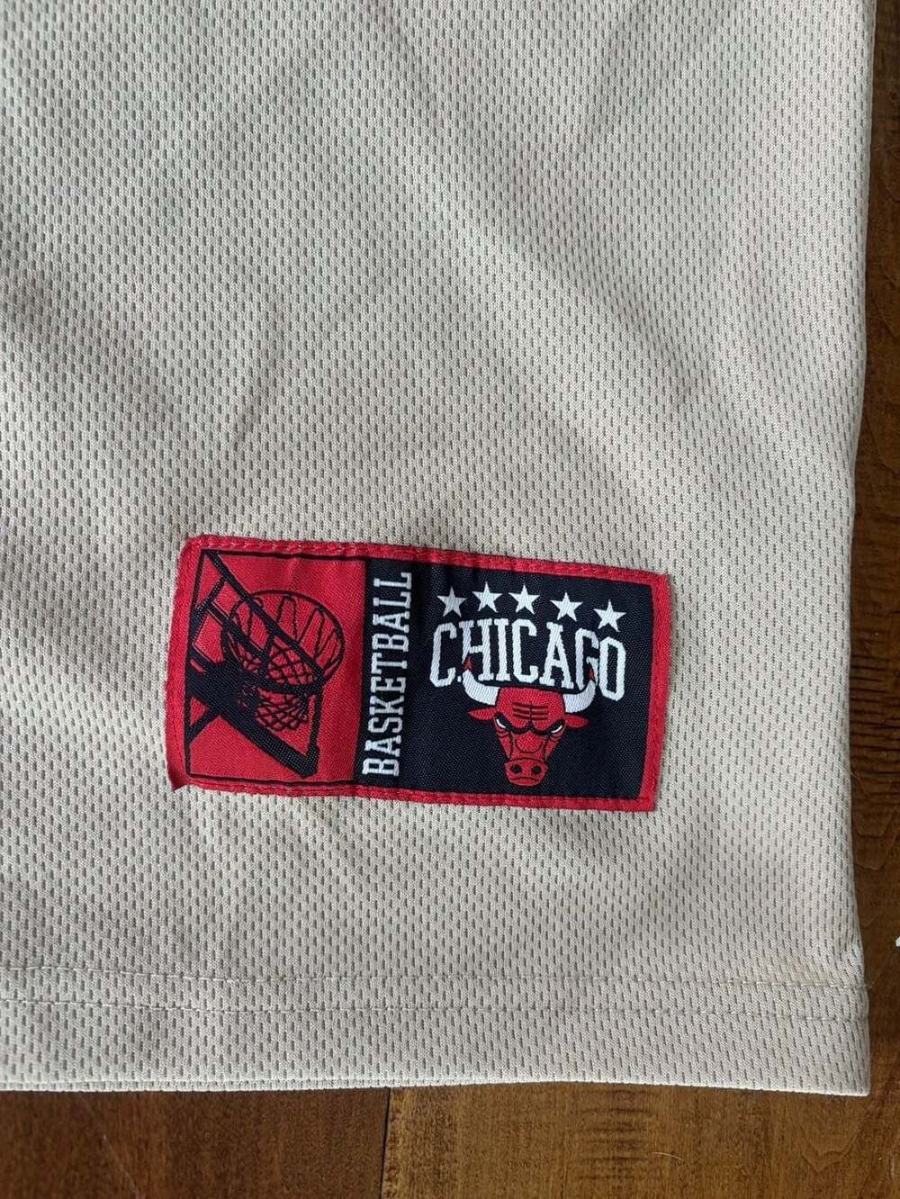 Ultra Game Chicago Bulls Tan Baseball-Style Button-Up Jersey - Picture 5 of 7